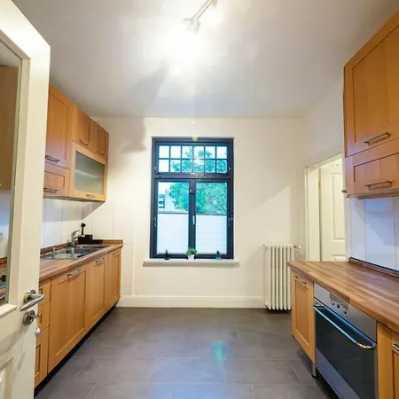 Grosse-monteurwohnung-in-villa-4-zimmer-7-personen-wlan-tv-kueche-ahrensburg-naehe-hamburg-agrp1202 Ahrensburg