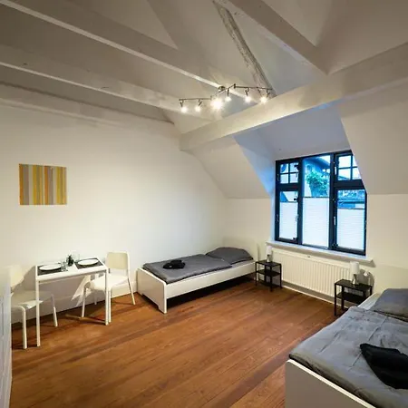 Grosse-monteurwohnung-in-villa-4-zimmer-7-personen-wlan-tv-kueche-ahrensburg-naehe-hamburg-agrp1202 Ahrensburg