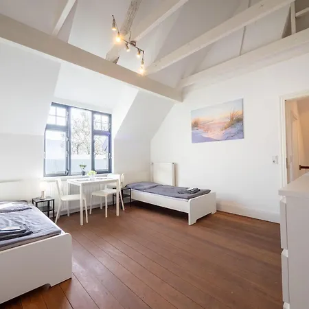 Grosse-monteurwohnung-in-villa-4-zimmer-8-personen-wlan-tv-kueche-ahrensburg-naehe-hamburg-agrp1202