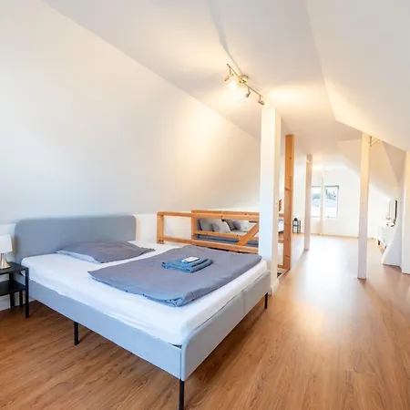 Apartamento Grosse-monteurwohnung-in-villa-4-zimmer-8-personen-wlan-tv-kueche-ahrensburg-naehe-hamburg-agrp1202