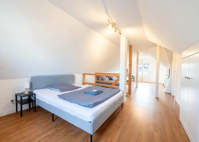Apartamento Grosse-monteurwohnung-in-villa-4-zimmer-8-personen-wlan-tv-kueche-ahrensburg-naehe-hamburg-agrp1202