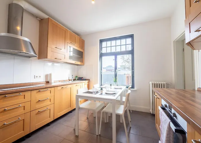 Apartamento Grosse-monteurwohnung-in-villa-4-zimmer-8-personen-wlan-tv-kueche-ahrensburg-naehe-hamburg-agrp1202