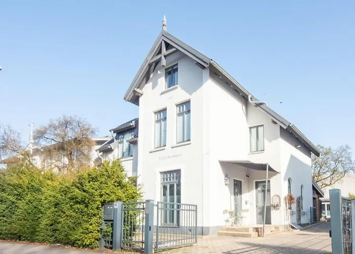Grosse-monteurwohnung-in-villa-4-zimmer-8-personen-wlan-tv-kueche-ahrensburg-naehe-hamburg-agrp1202 *