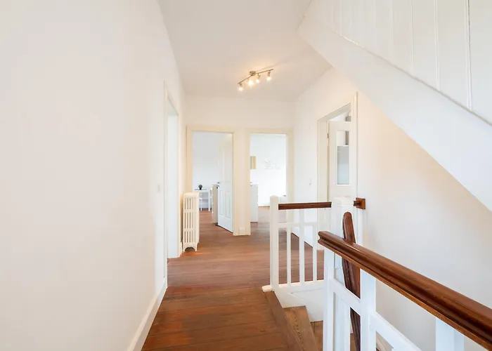 Grosse-monteurwohnung-in-villa-4-zimmer-8-personen-wlan-tv-kueche-ahrensburg-naehe-hamburg-agrp1202 Apartamento